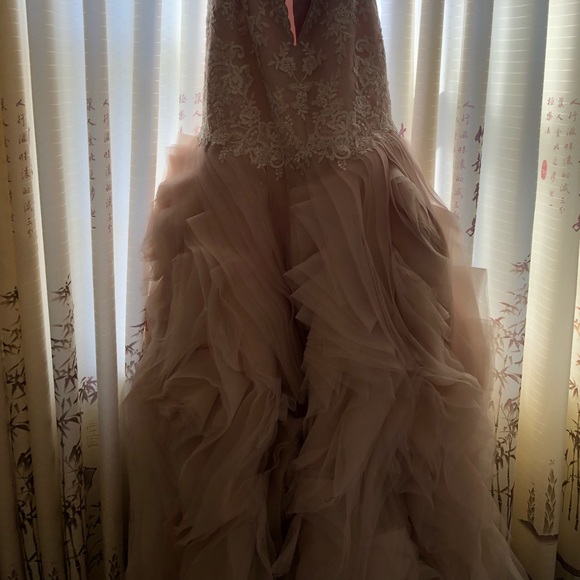 Stunning Stella York wedding gown NWOT - Picture 7 of 10